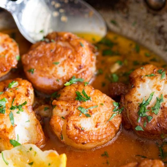 Lemon Paprika Garlic Butter Scallop