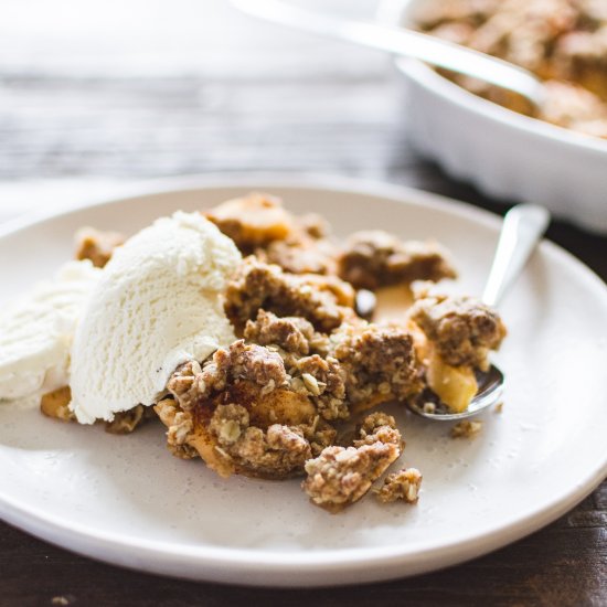 Apple crisp pie