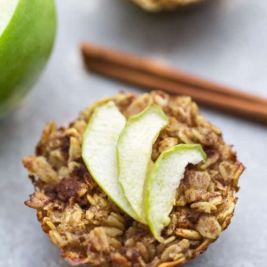 Apple Cinnamon Baked Oatmeal Cups