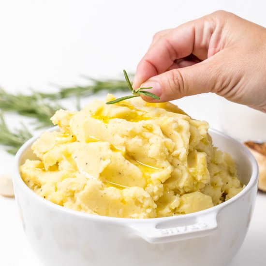 Roasted garlic mashed potatoes