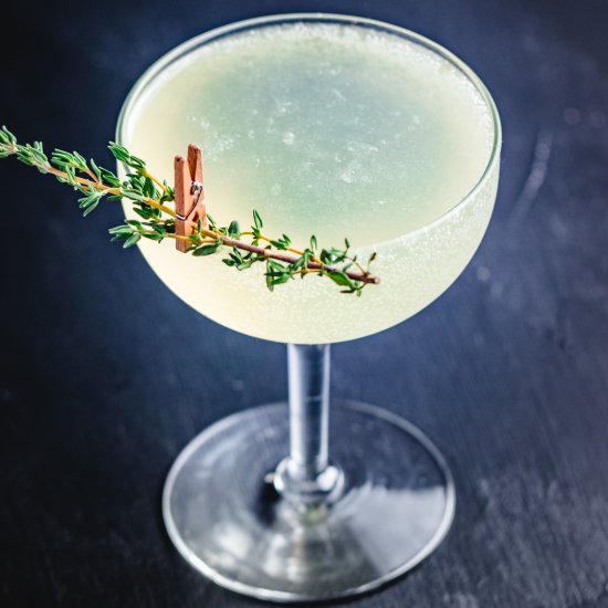 Sparkling Lemon Thyme Cocktail