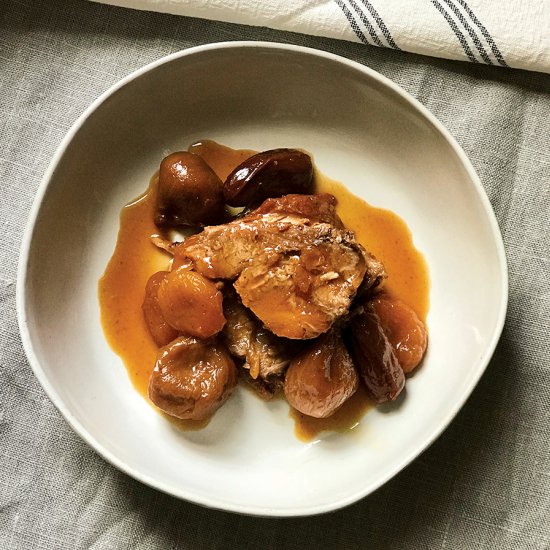 PORK ROAST WITH FIGS AND APRICOTS