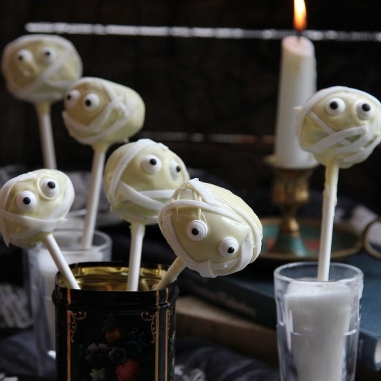 Mummy Cake Pops