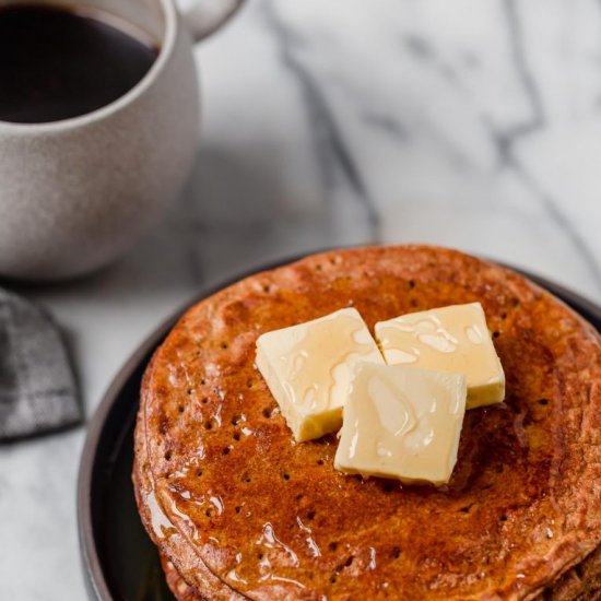 Flourless Pumpkin Spice Pancakes