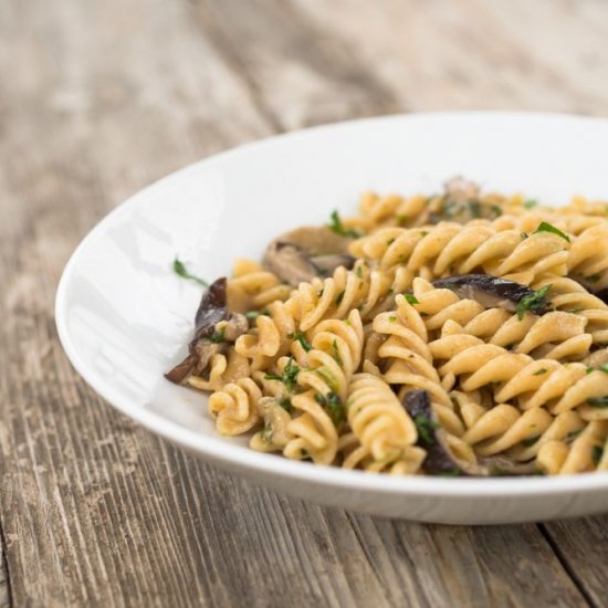 Hummus and Mushroom Fusilli