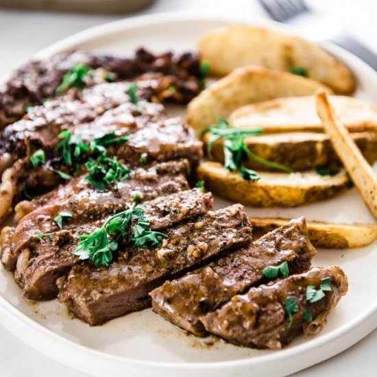 Skillet Steak with Pepper Gravy