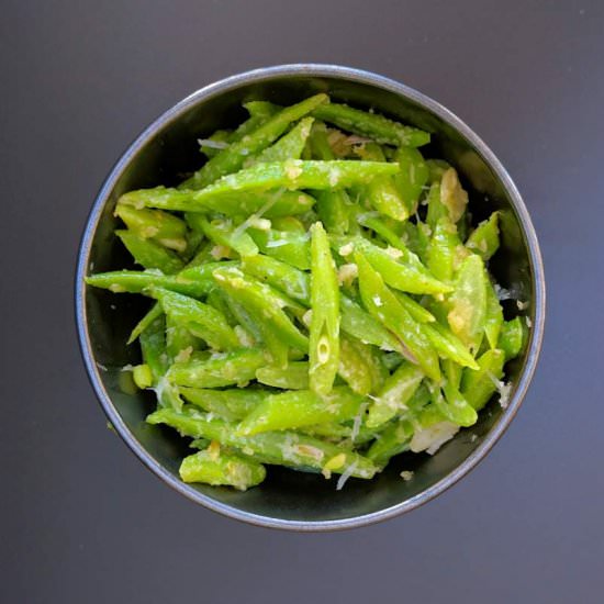 Garlicky runner beans