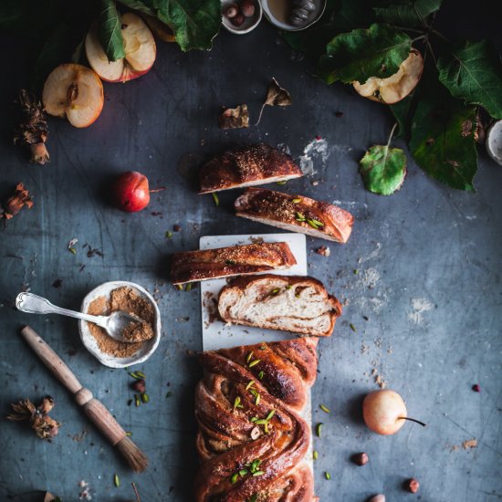 Easy Braided Apple Caramel Brioche