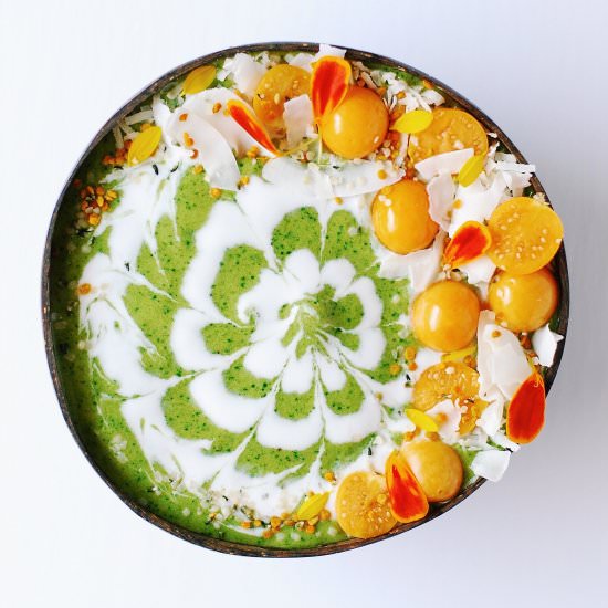 Matcha Mango Green Smoothie Bowl