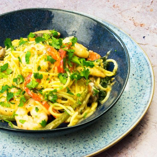 Creamy One Pot Prawn & Veggie Pasta