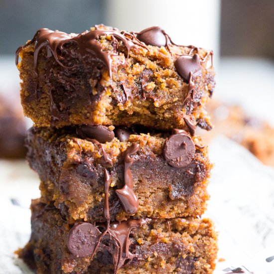 Fudgy Pumpkin Blondies