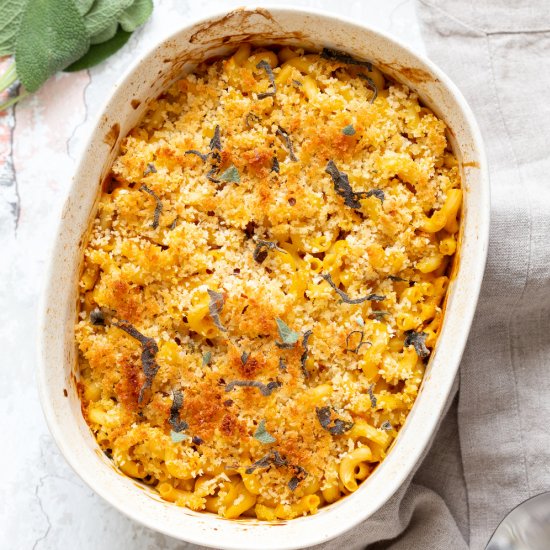 Vegan Pumpkin Mac and Cheese Bake