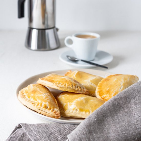 Apple & Tonka Shortcrust Turnovers