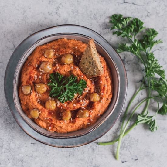 Roasted red pepper hummus