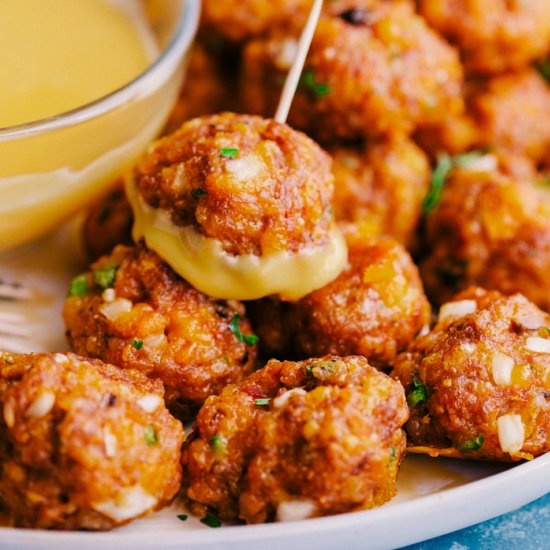 SPICY SAUSAGE CHEESE BALLS