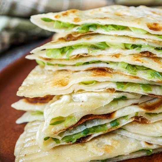 Kalāneh (Kurdish Scallion Bread)