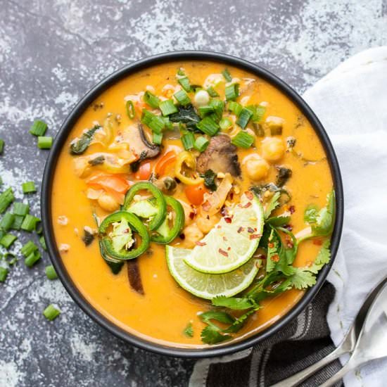 Vegan Coconut Curry Soup