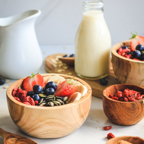 Vegan Blueberry & Goji Porridge