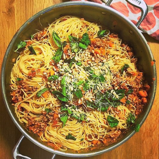 Classic spaghetti bolognese ragu