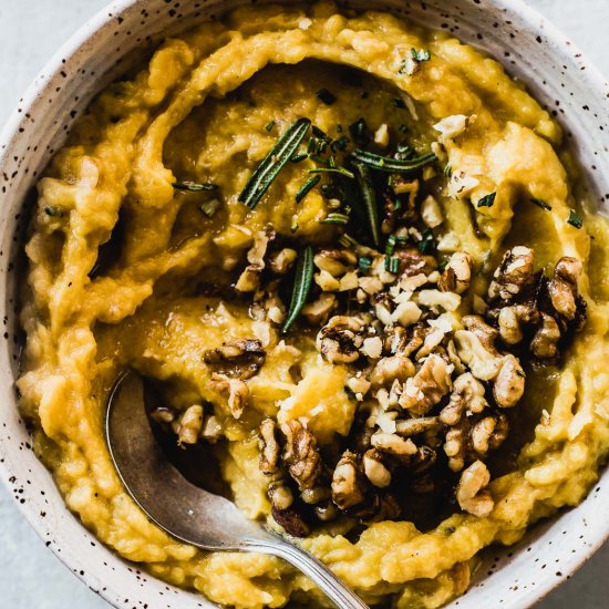 Mashed Acorn Squash with Walnuts