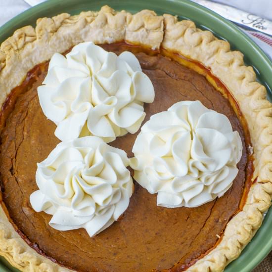 Old Fashioned Molasses Pumpkin Pie