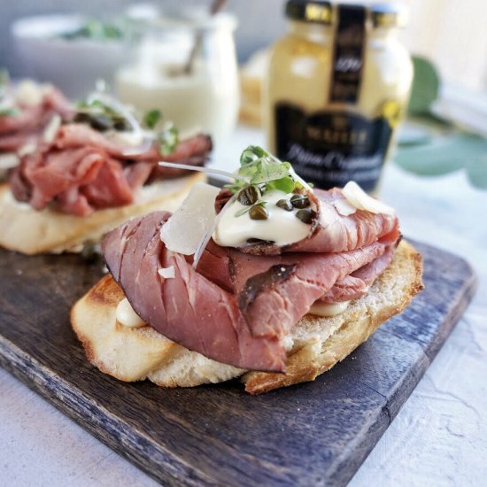 Roast Beef Crostini