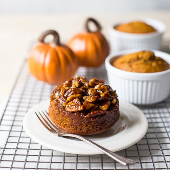 Mini Pumpkin Praline Cakes