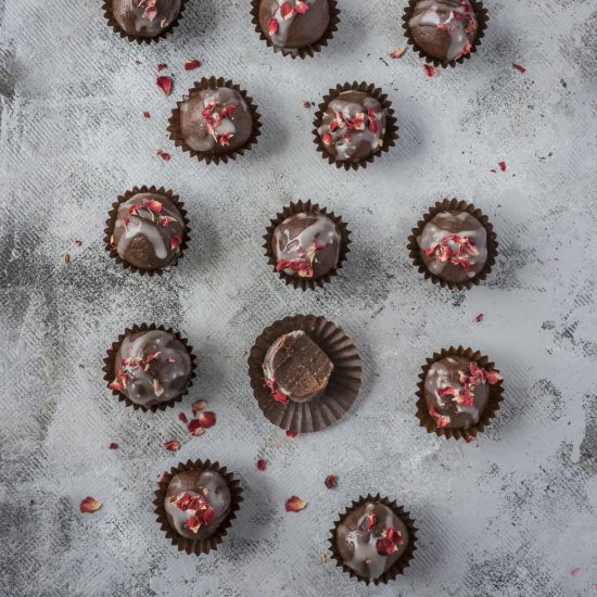 PALEO ENERGY BITES: HOLIDAY GIFT