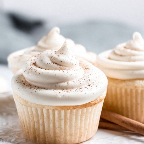 Vanilla Buttermilk Cupcakes