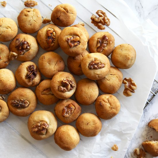 Honey and Walnut Cookies