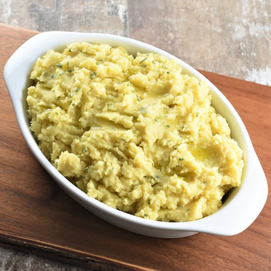 Cheesy Vegan Mashed Potatoes