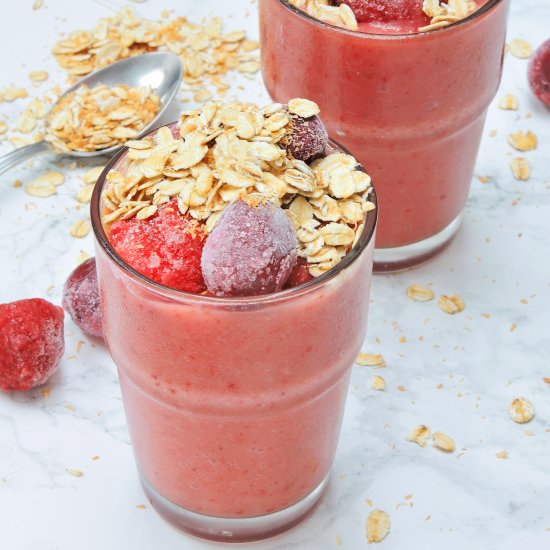 Raspberry-strawberry smoothie