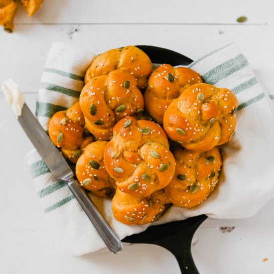 Pumpkin Sage Challah Rolls