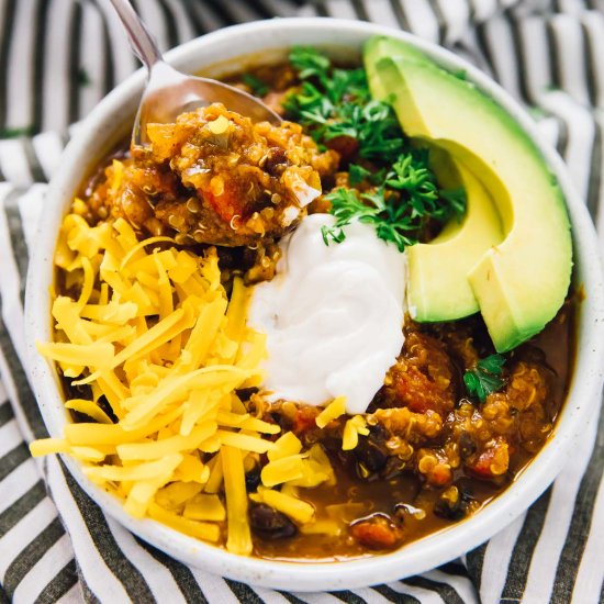 Slow Cooker Pumpkin Quinoa Chili