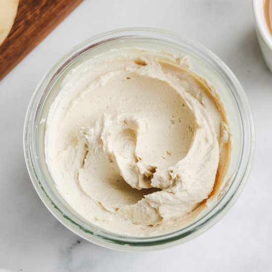 THE BEST VEGAN CREAM CHEESE