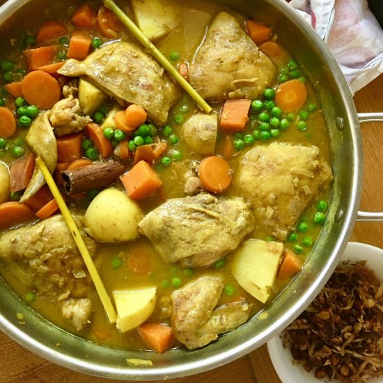 Yellow chicken curry