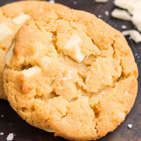 White Chocolate Macadamia Nut Cookie