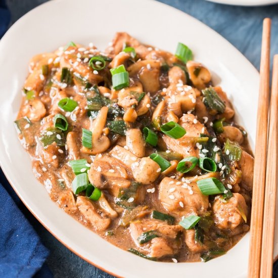 Cantonese chicken with mushrooms