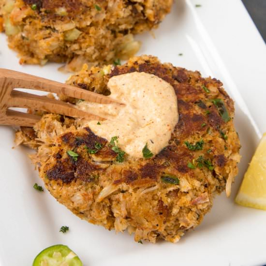 Crab Cakes with Creamy Cajun Sauce