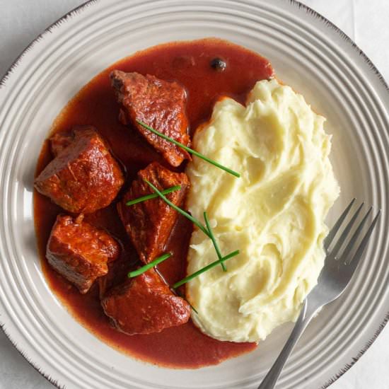 Greek Beef Stew In Tomato Sauce