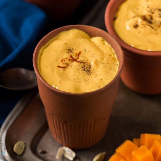 Mango Lassi (Mango Yogurt Drink)