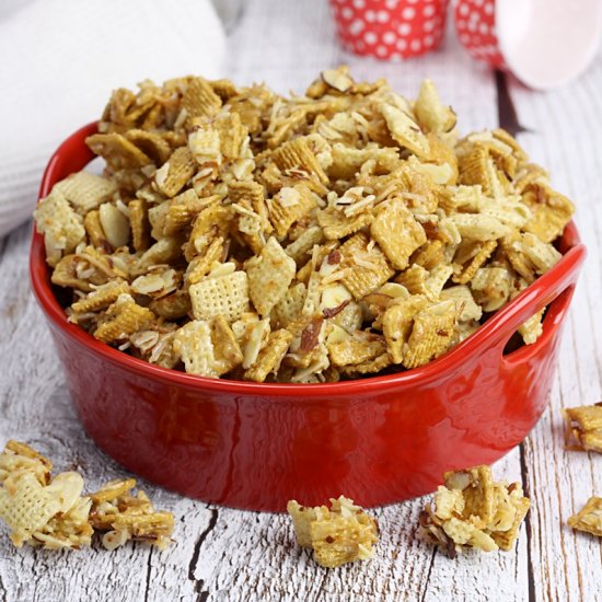 Sweet Holiday Chex Mix