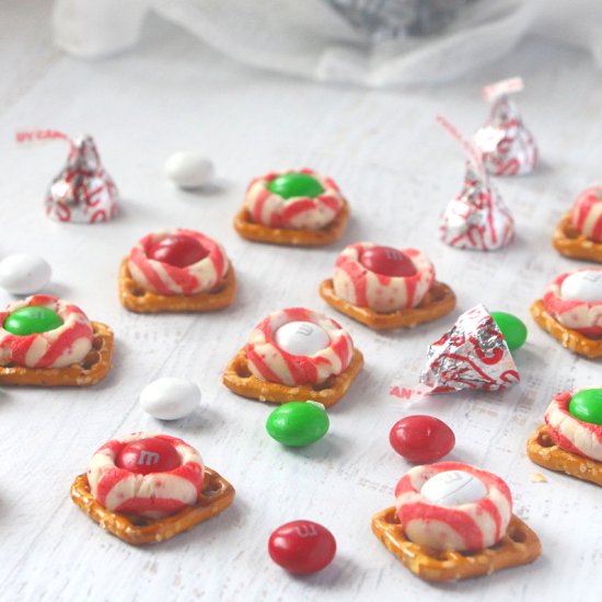 Christmas Pretzel Kisses