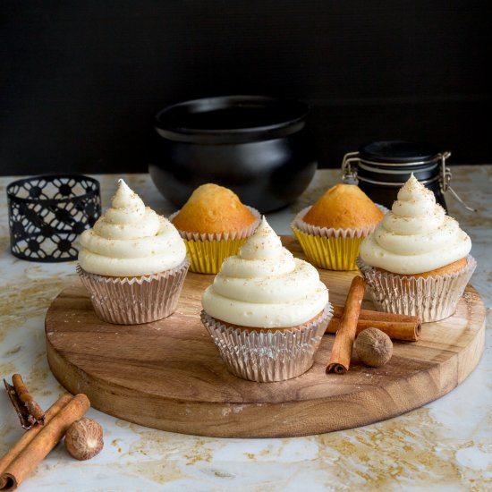 Eggnog Cupcakes wit Eggnog Frosting