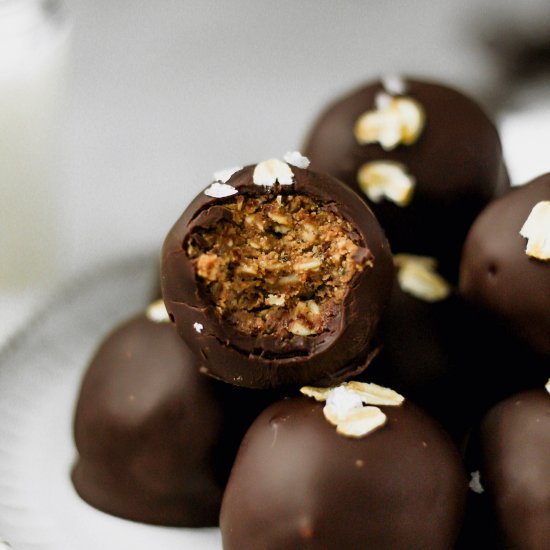 Healthy(ish) Peanut Butter Truffles