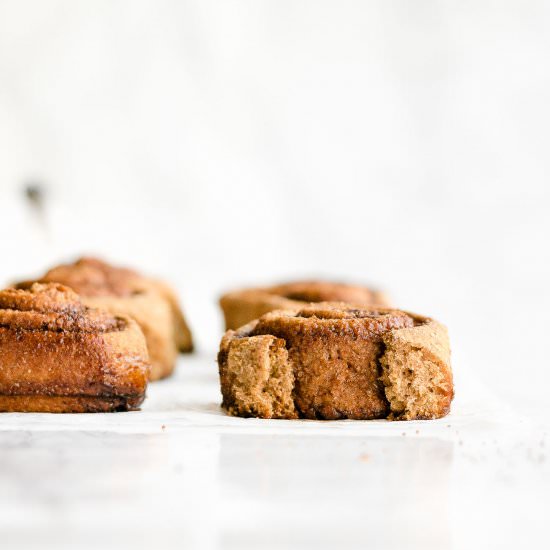 Healthy Gingerbread Cinnamon Rolls