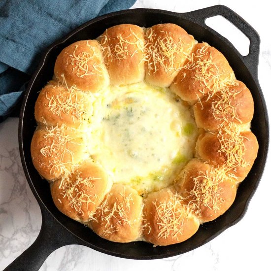 Spinach Artichoke Bread Ring Dip