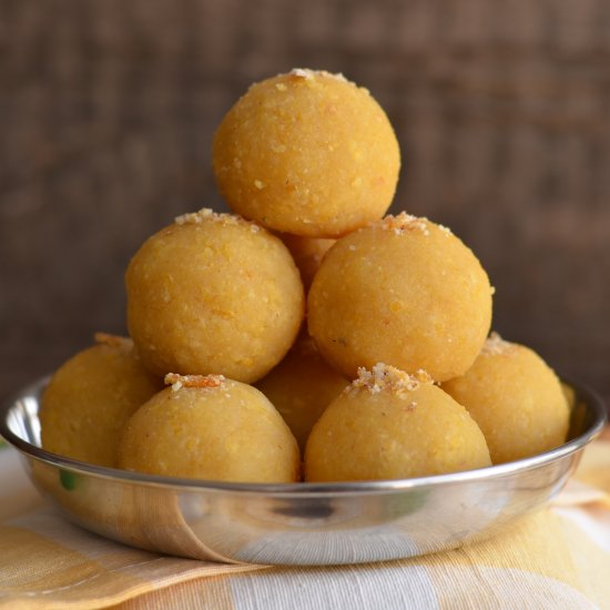 Yellow Moong Dal Laddu