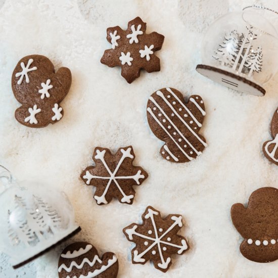 Mini Gingerbread Mitten Cookies