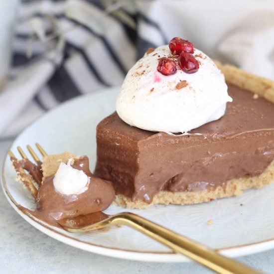 Easy Peppermint Chocolate Pie